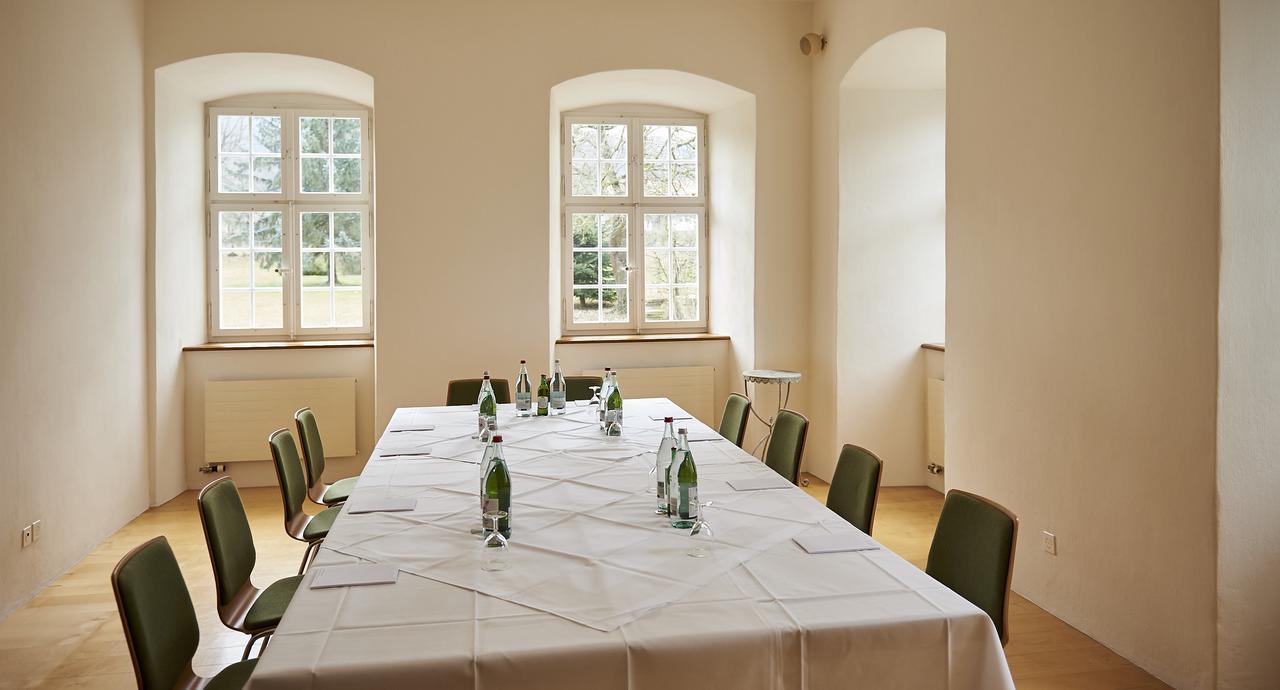 Klosterhotel Kreuz Mariastein Bagian luar foto