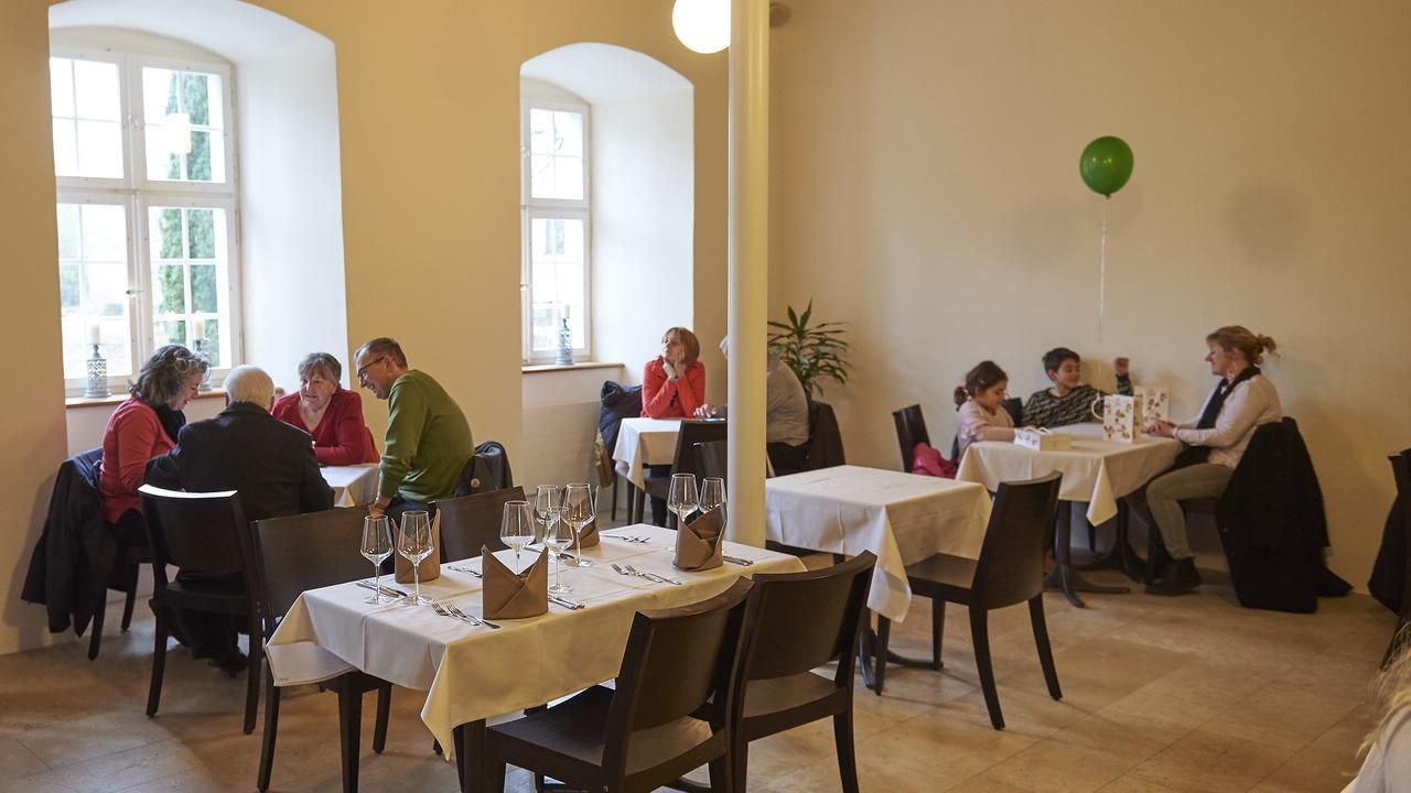 Klosterhotel Kreuz Mariastein Bagian luar foto