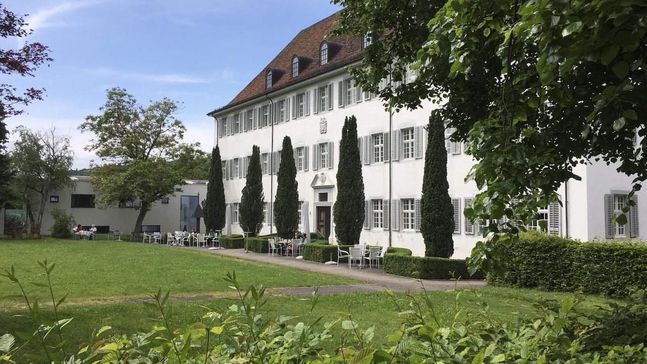 Klosterhotel Kreuz Mariastein Bagian luar foto
